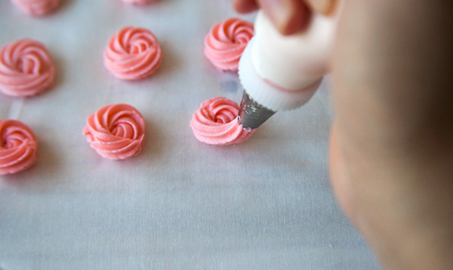 Flower Crown Cake How to Make Royal Icing Rosettes Craftsy