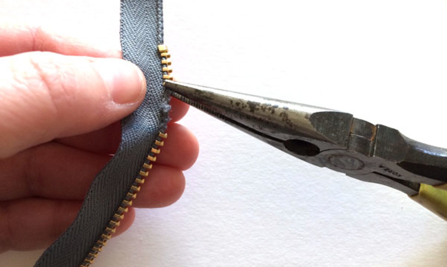 How to Shorten a Zipper, Three Ways on the Craftsy Blog Craftsy