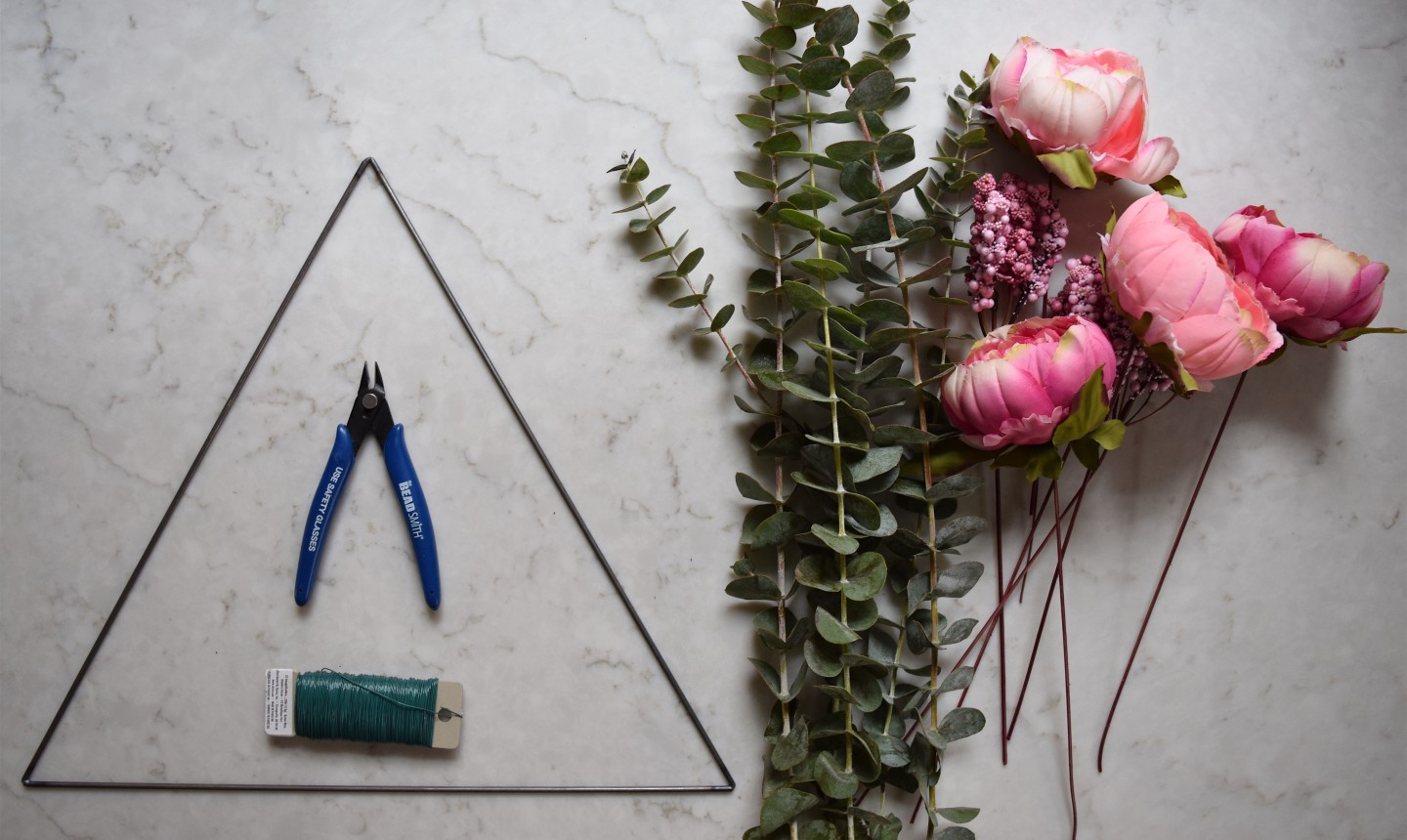 This DIY Triangle Wreath Is So on Point Craftsy This DIY Triangle Wreath Is So on Point Craftsy