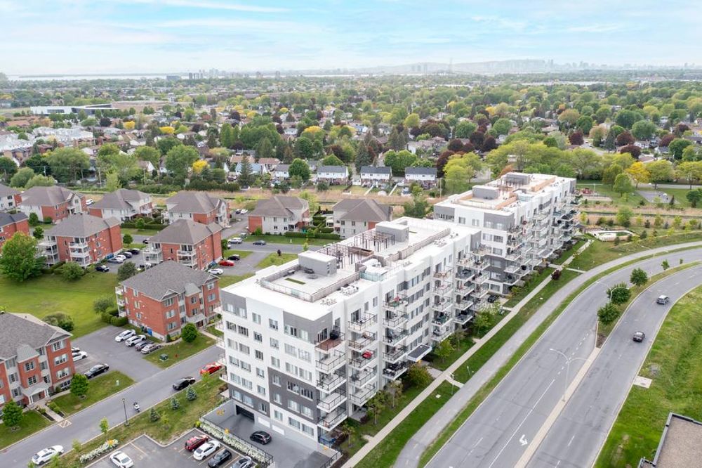 Brossard Furnished Condo in Le South Communauté, Brossard Rent It