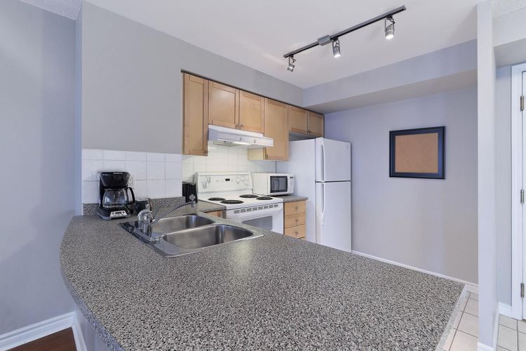 Lakeview Furnished Condo in Skymark West, Mississauga Rent It Furnished Rental