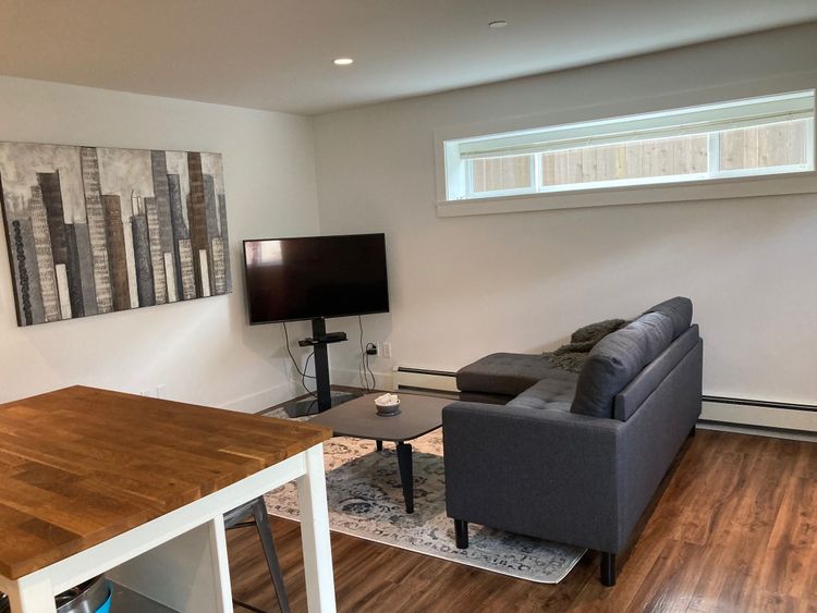 Impressive Kitsilano Furnished Garden Suite, Vancouver Rent It