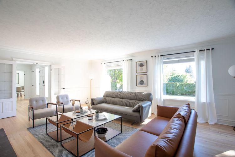 Exceptional Furnished House Entire Floor, West Vancouver Rent It