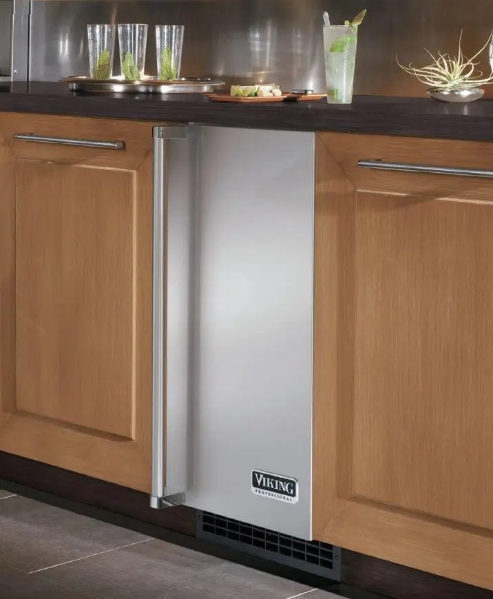 Viking 15" Wide FGIM515 Professional Series Built In Nugget Ice Machine