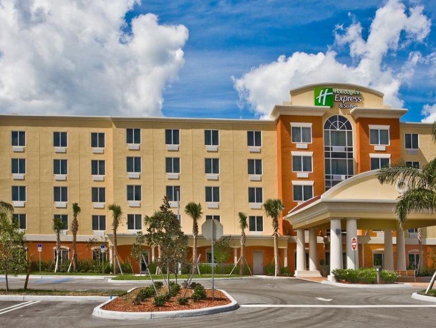 Holiday Inn Express Hotel & Suites Port St. Lucie West, Port Saint
