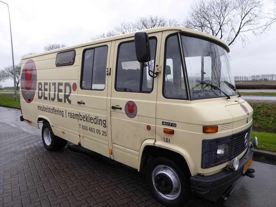 Mercedes-Benz 407D - Kleyn Vans
