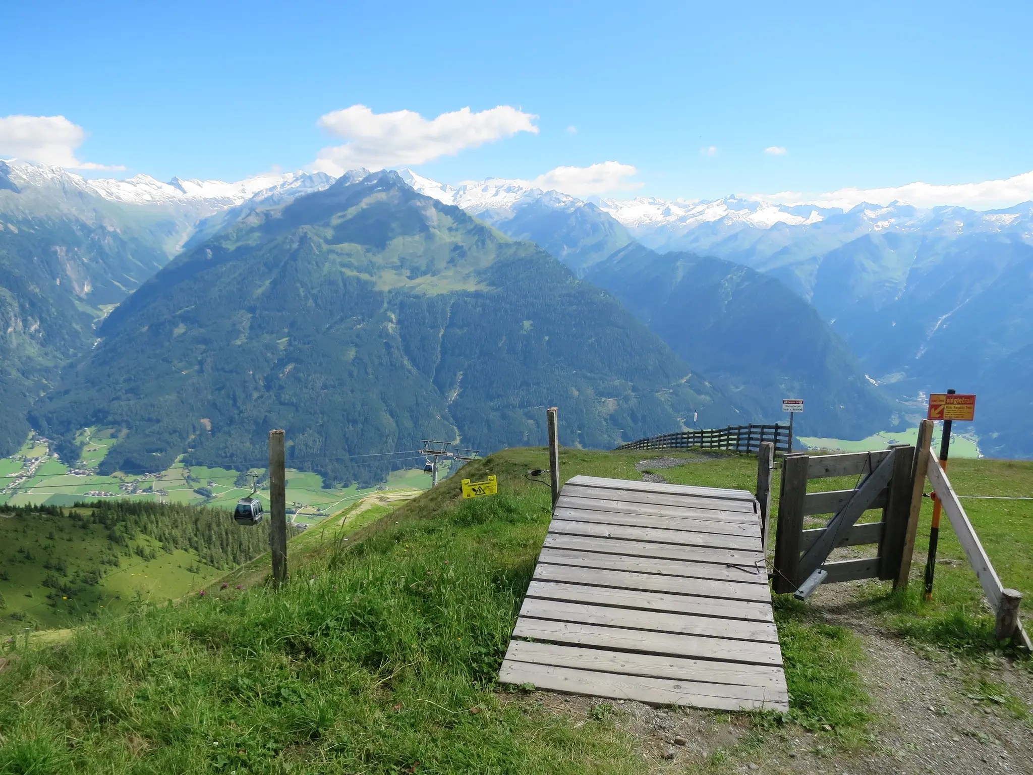 Und doch dauerte es lange, bis die ersten bergsteiger einen fuß auf den gipfel setzten. Top 20 Hikes and Walks around Neukirchen am Großvenediger ...