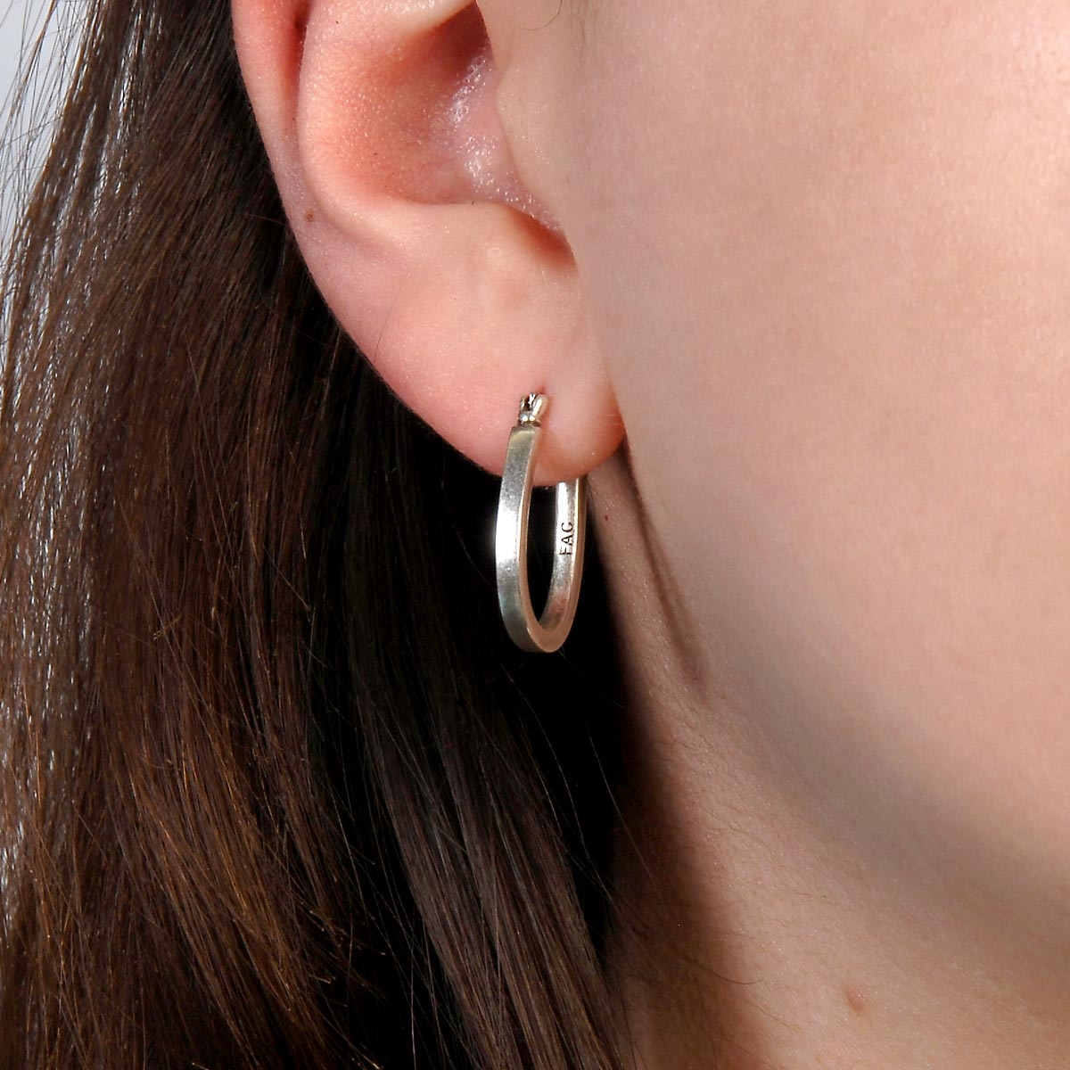 Fifth Avenue Collection Canada. Sleek Lines