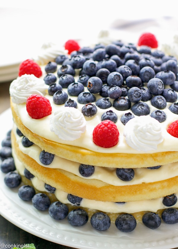 Blueberries And Bavarian Cream Cake Recipe