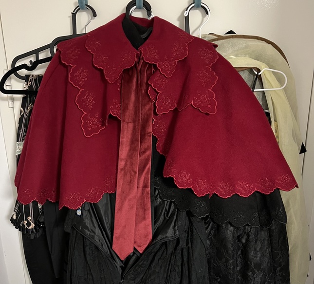 Secret Gallery Vintage Style Embroidery Cape Red Capes Lace Market