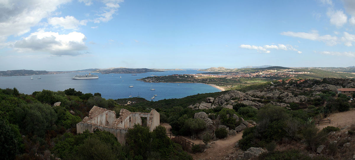 Sardinia gives away 15 thousand euros to homebuyers 1 Euro Houses