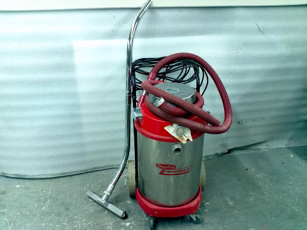 Dayton 3Z711D Wet & Dry Vacuum Industrial Equipment BMI Surplus