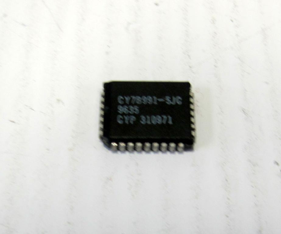 Cypress Semiconductor Corp CY7B9915JC Integrated Circuit. Integrated Circuits and Op Amps