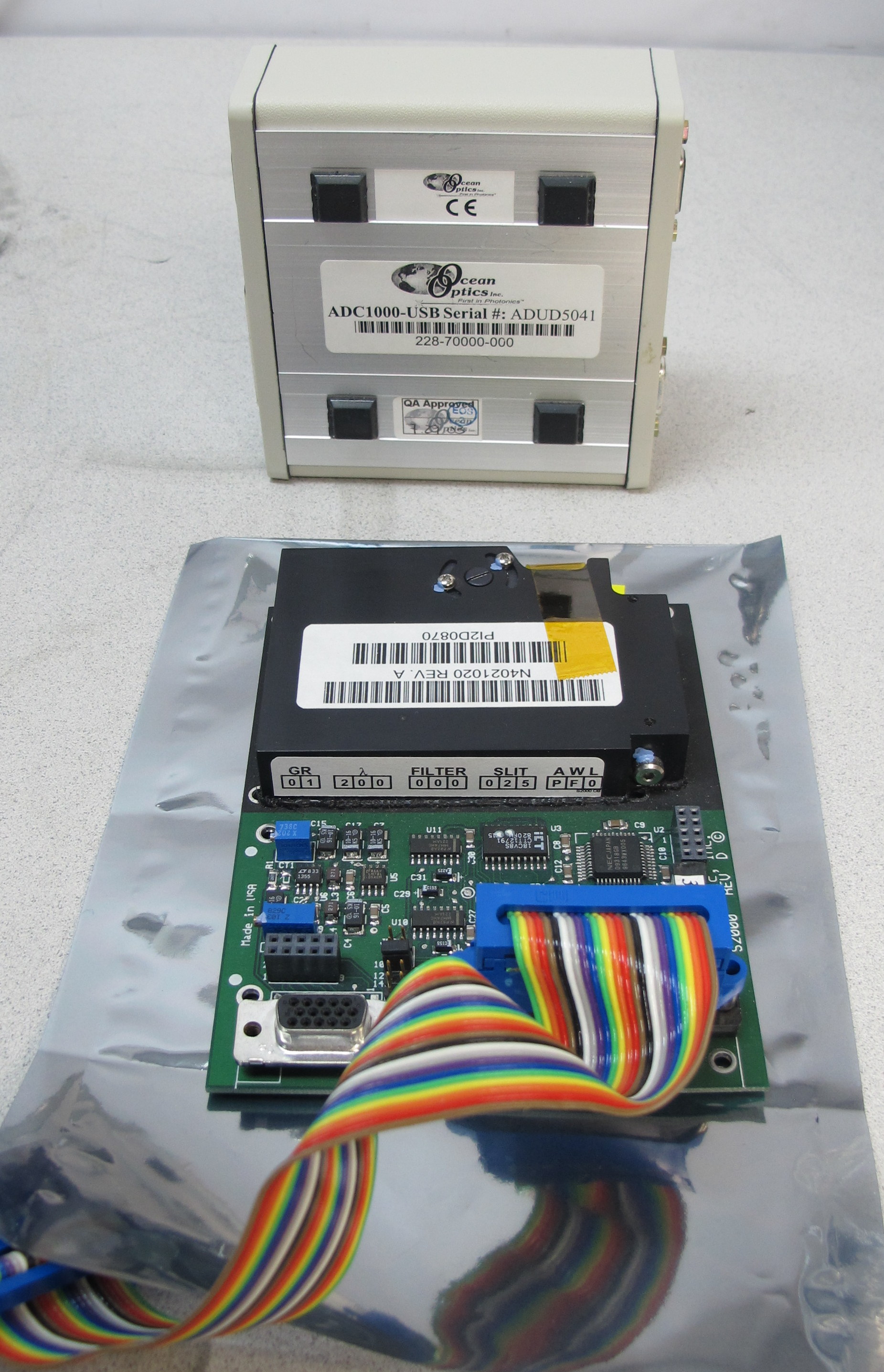 Ocean Optics UV VIS Spectrometer S2000 with ADC1000 Monochromators