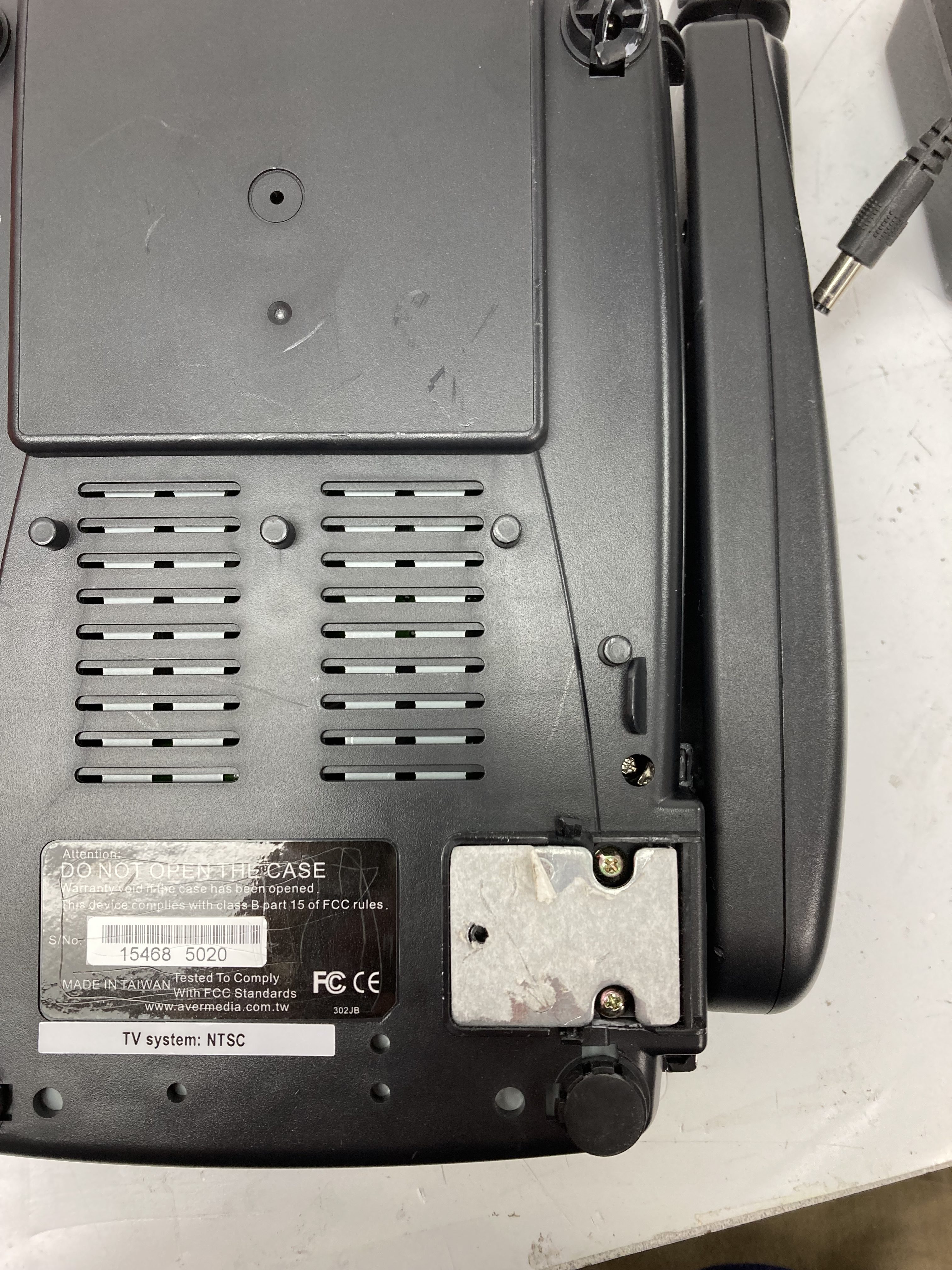 AverMedia AVerVision 100 Pro Camera Document (with power adapter