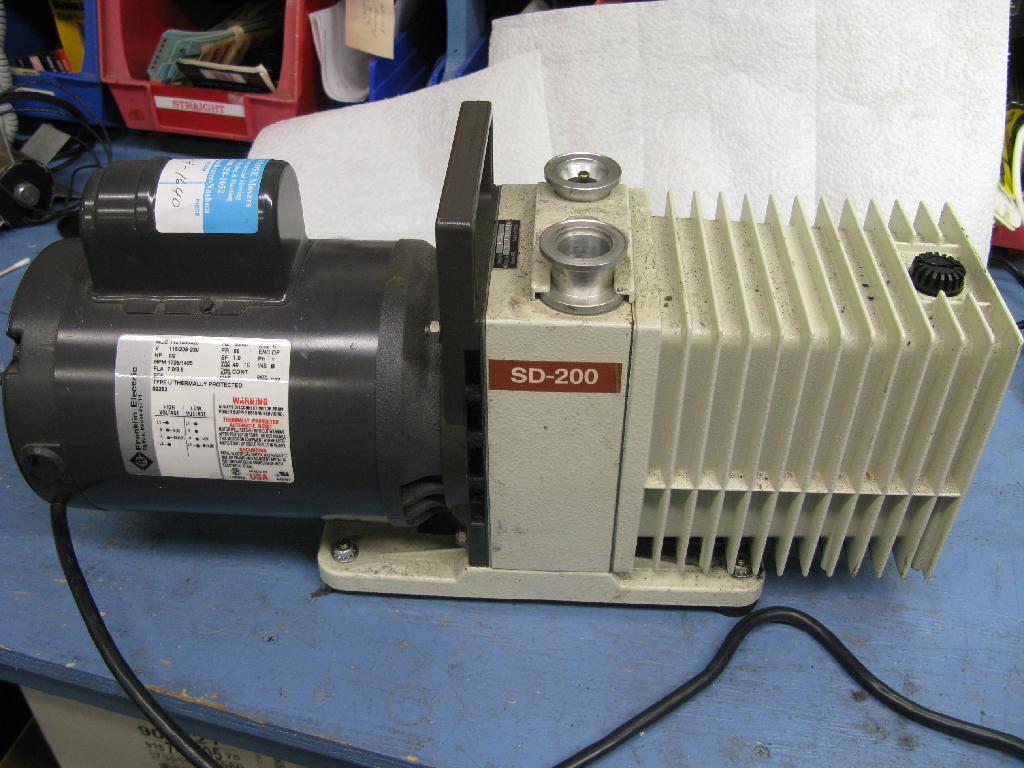 Varian SD-200 Dual Stage rotary vane vacuum pump - Vacuum Pumps - BMI