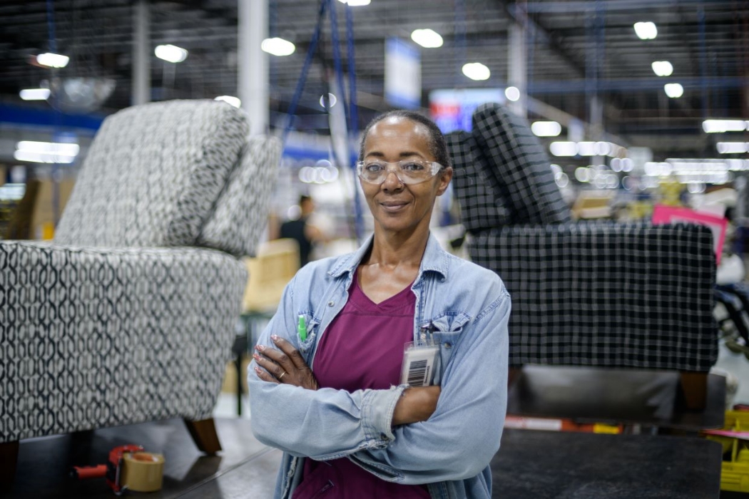 LaZBoy Mission, Benefits, and Work Culture