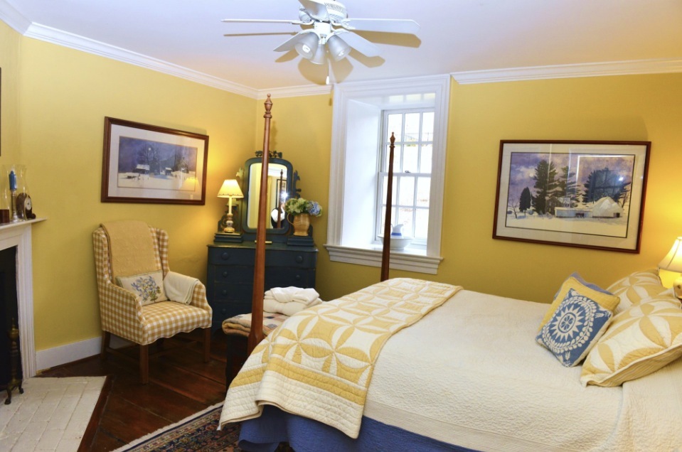 Charitybuzz Weekend Getaway for 8 at Fieldstone Farm in Virginia Wine Country