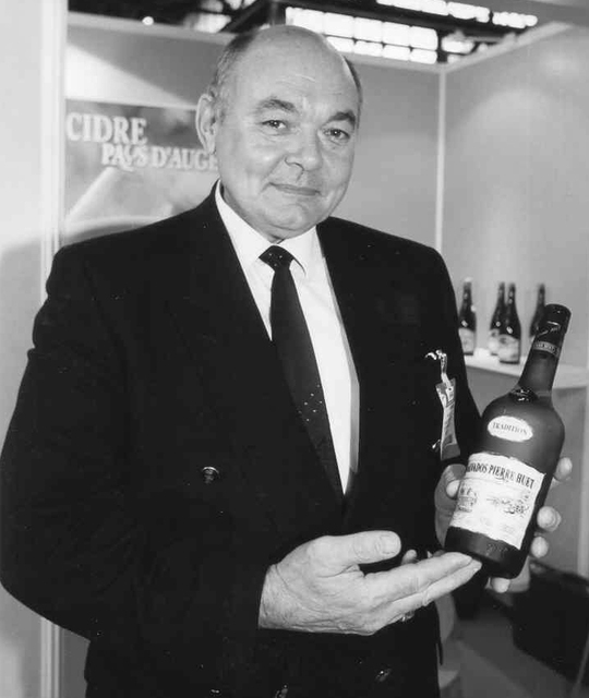Charitybuzz Calvados 1893 Domaine de Pierre Huet, Magnum 1.5 L