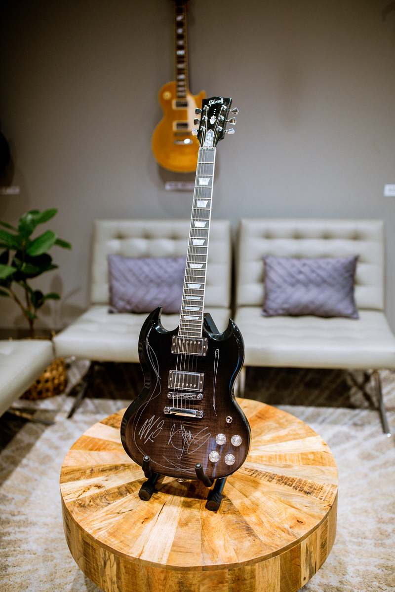 Charitybuzz Billy Gibbons of ZZ Top Signed Gibson SG Guitar