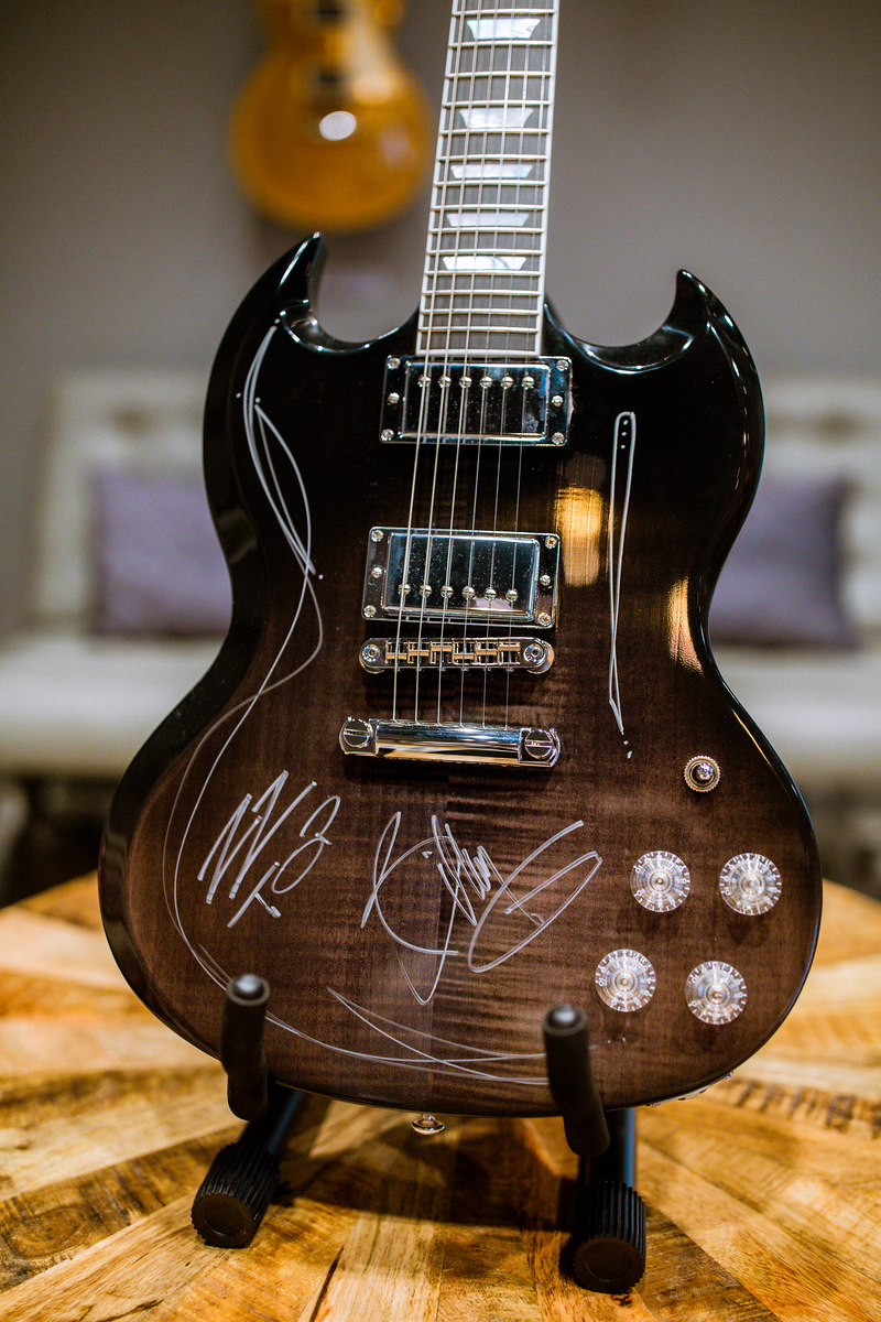 Charitybuzz Billy Gibbons of ZZ Top Signed Gibson SG Guitar