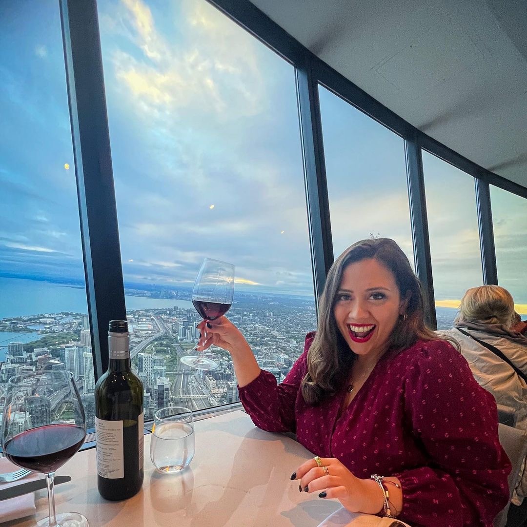 Charitybuzz CN Tower VIP Experience for 4 in Toronto