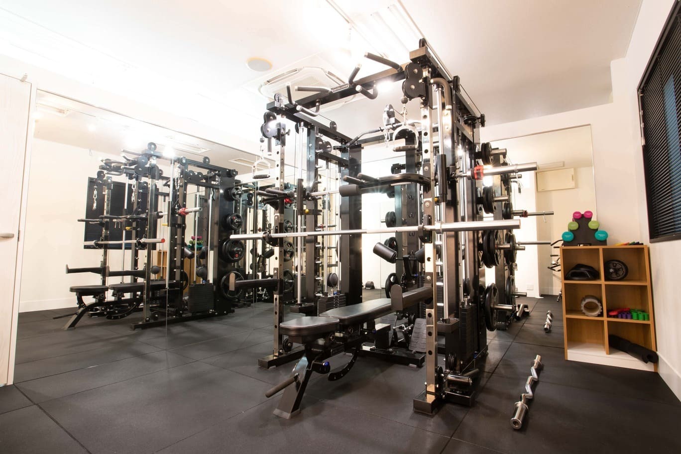 神戸元町駅徒歩30秒！シャワー室・パウダールームも完備の女性も利用しやすい完全個室ジム LENTO FITNESS GYM