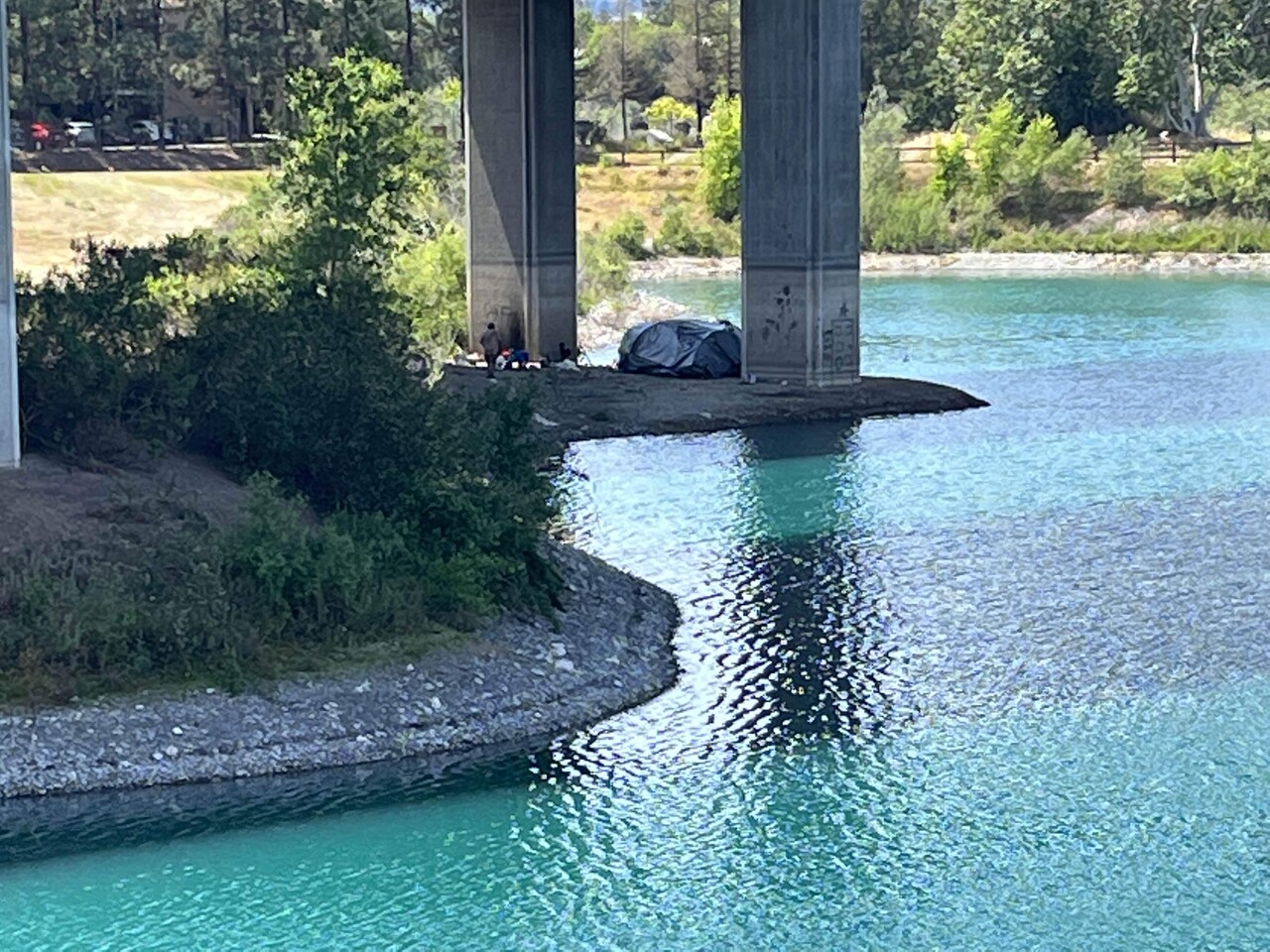 Renting bunk beds yay or nay? Blind