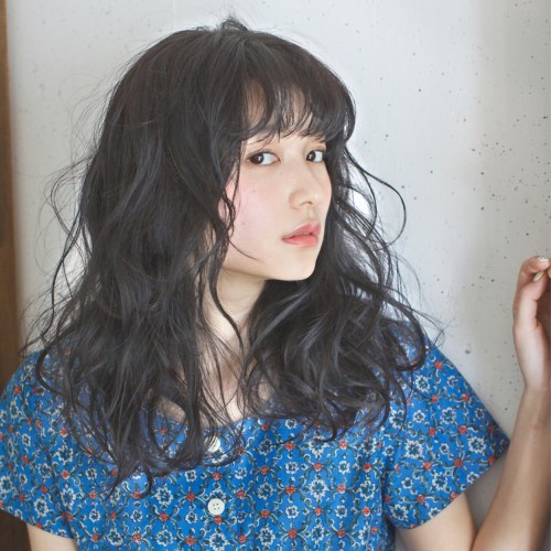 黒髪ロング×パーマの髪型まとめ♡ナチュラルにかわいい面長・丸顔に似合うヘアスタイルって?【HAIR】