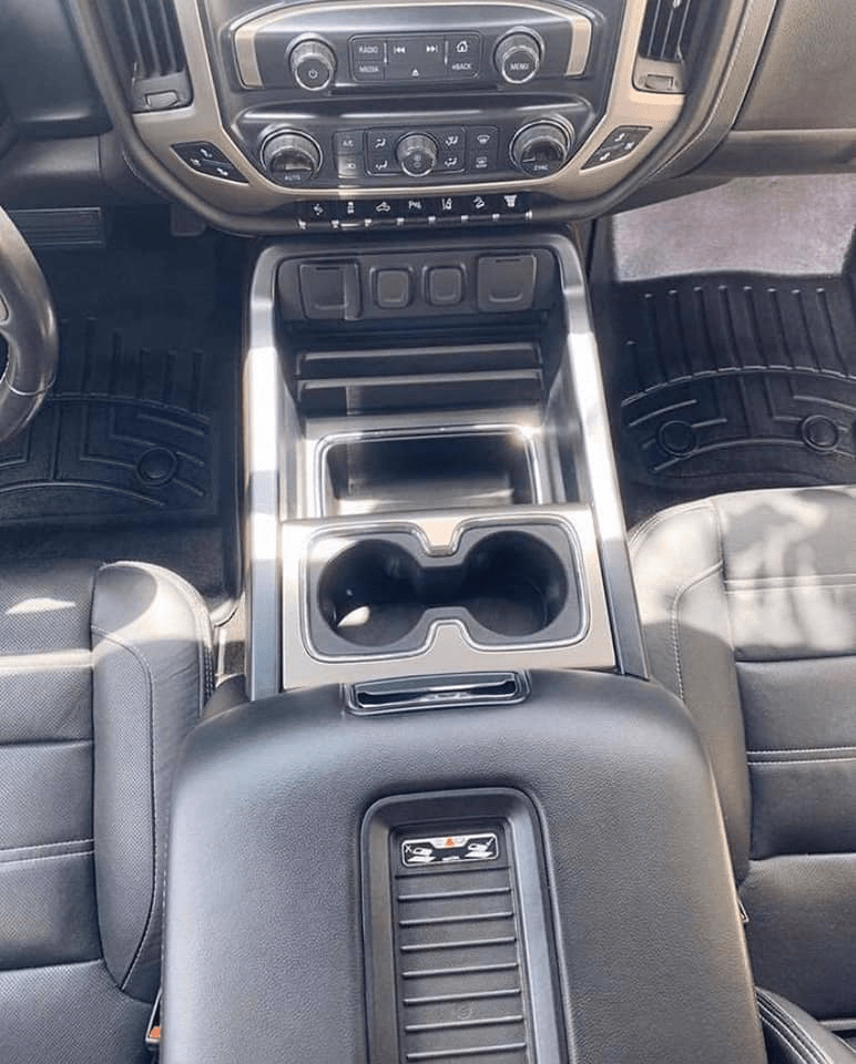 Mo's Carpet Shampooing Services & Auto Detailing Offers Car Cleaning in