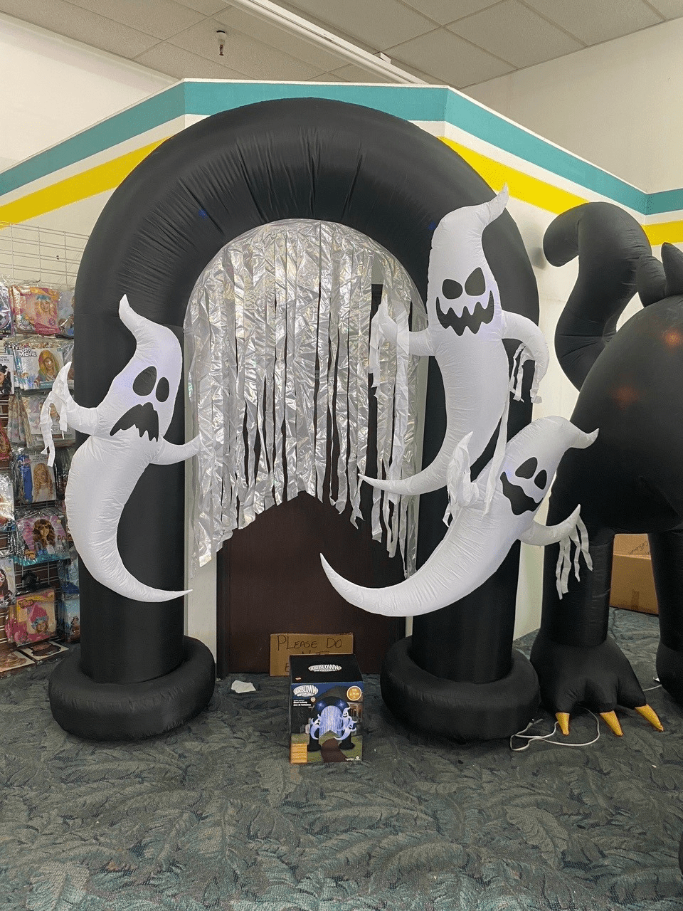 Halloween Discounters Offers Wig Accessories in Yucaipa, CA 92399