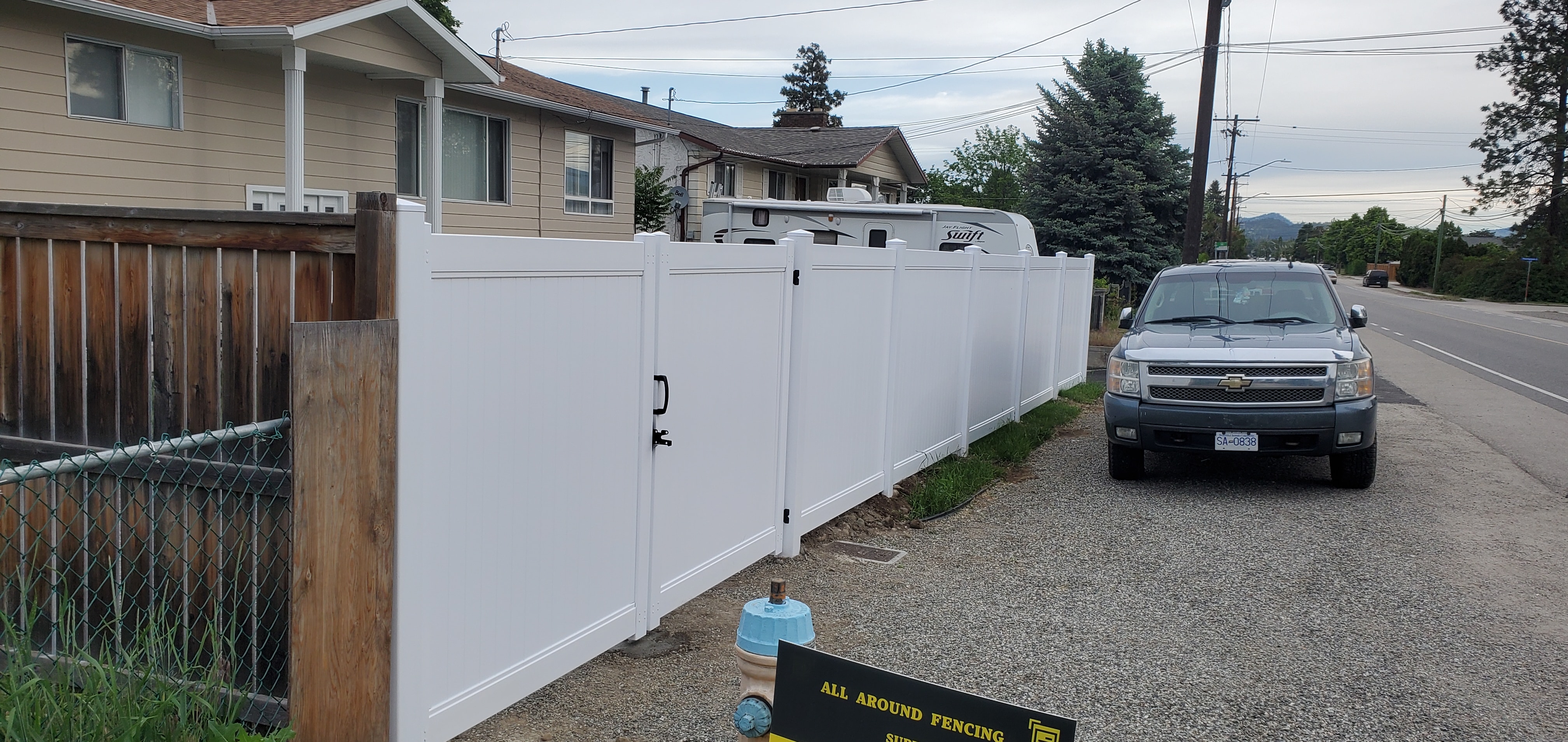 Okanagan Vinyl Fencing & Retaining Walls Offers Vinyl Fence Repairs in Kelowna, BC V1W 4A9