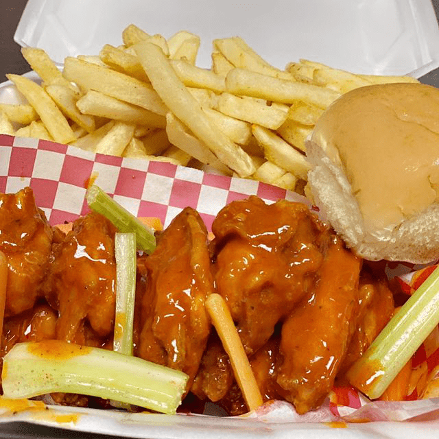 Memphis Style Wingz & Thingz Serves Lemon Pepper Wings in Houston, TX 77065