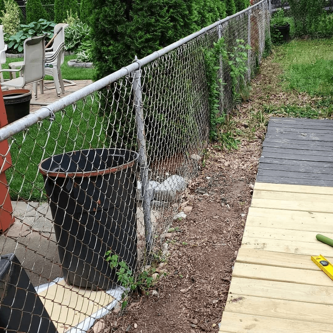 Mega Fencing LLC Offers Vinyl Fence Repairs in Irvington, NJ 07111