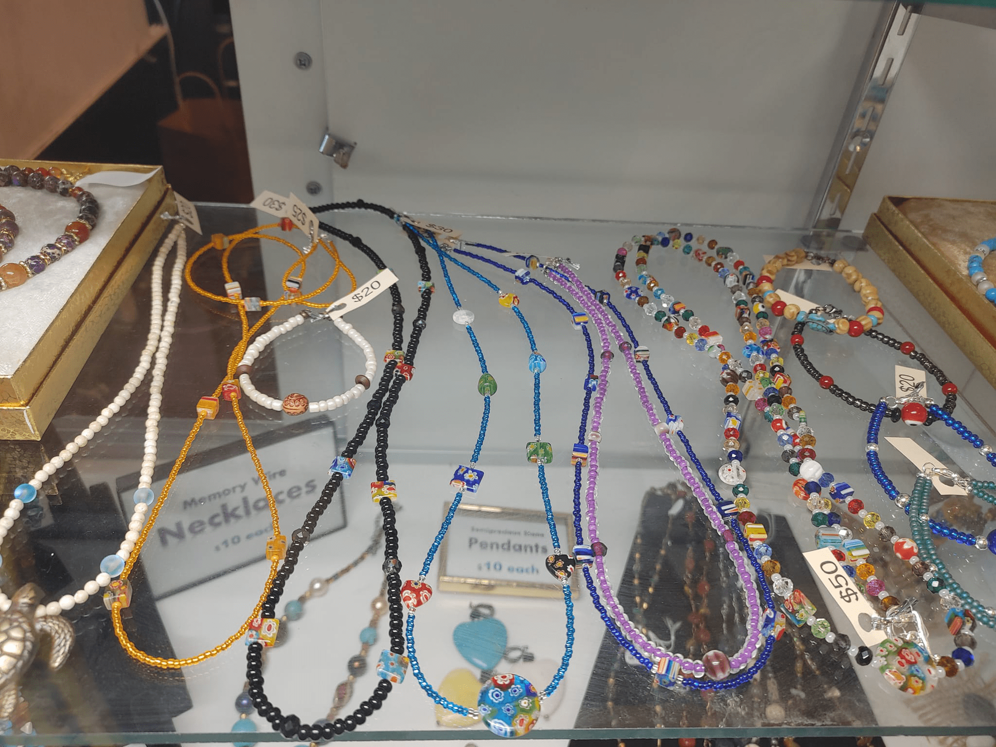 Lil Hippie Sells Jewelry in Clearwater, FL 33765