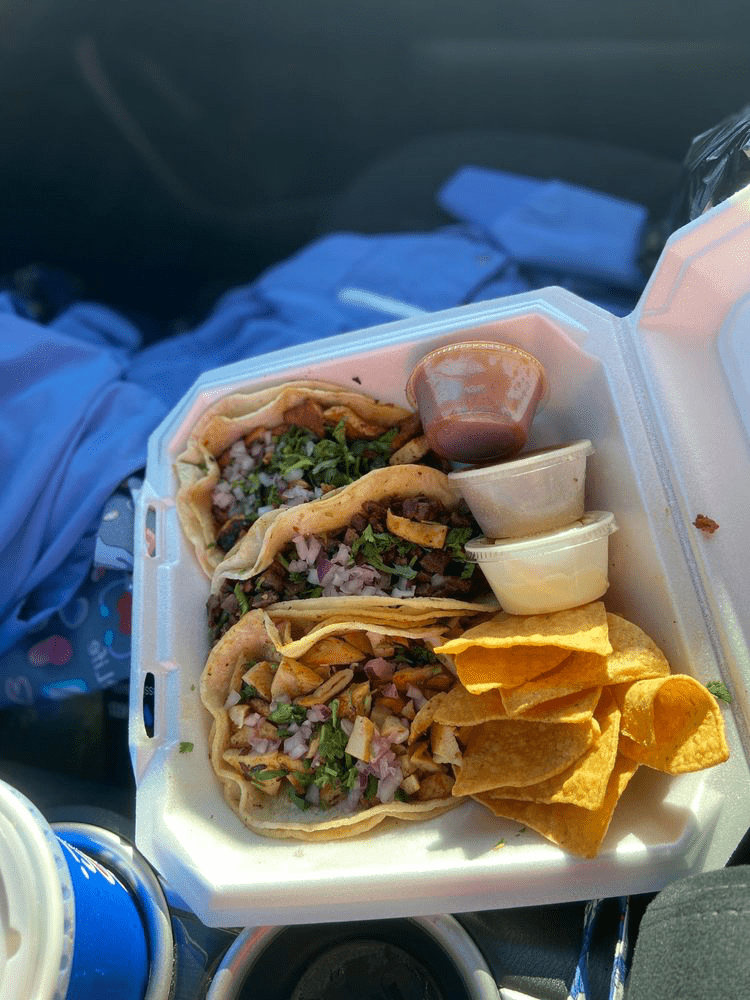 Sol y Luna Cal Mex Food is a Mexican Food Truck in Middletown, VA 22645