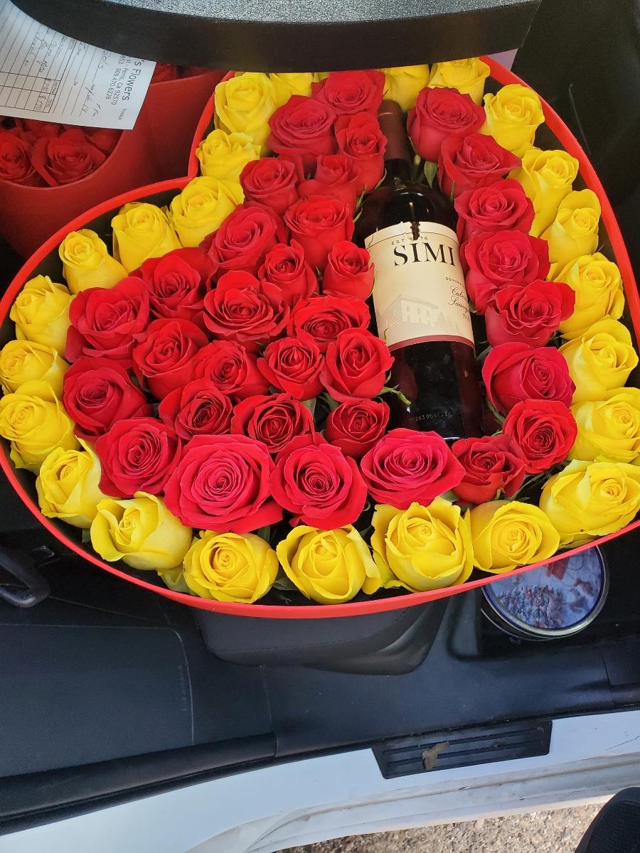 Sandy's Florist Shop Offers Holiday Flowers in Perris, CA 92570