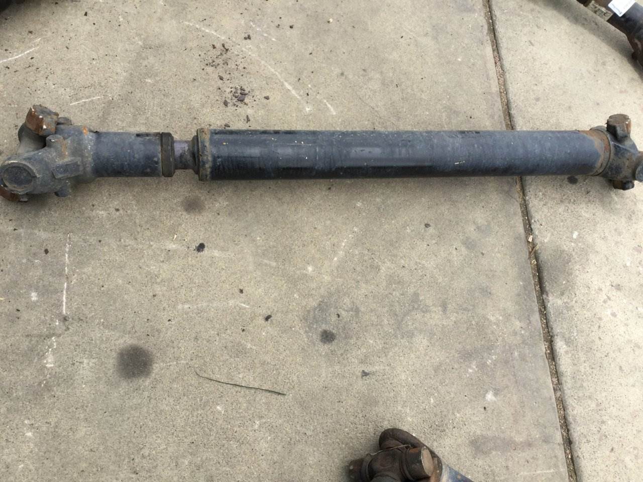 2014 Meritor RDSRPL25 Rear Drive Shaft for a Freightliner Cascadia For