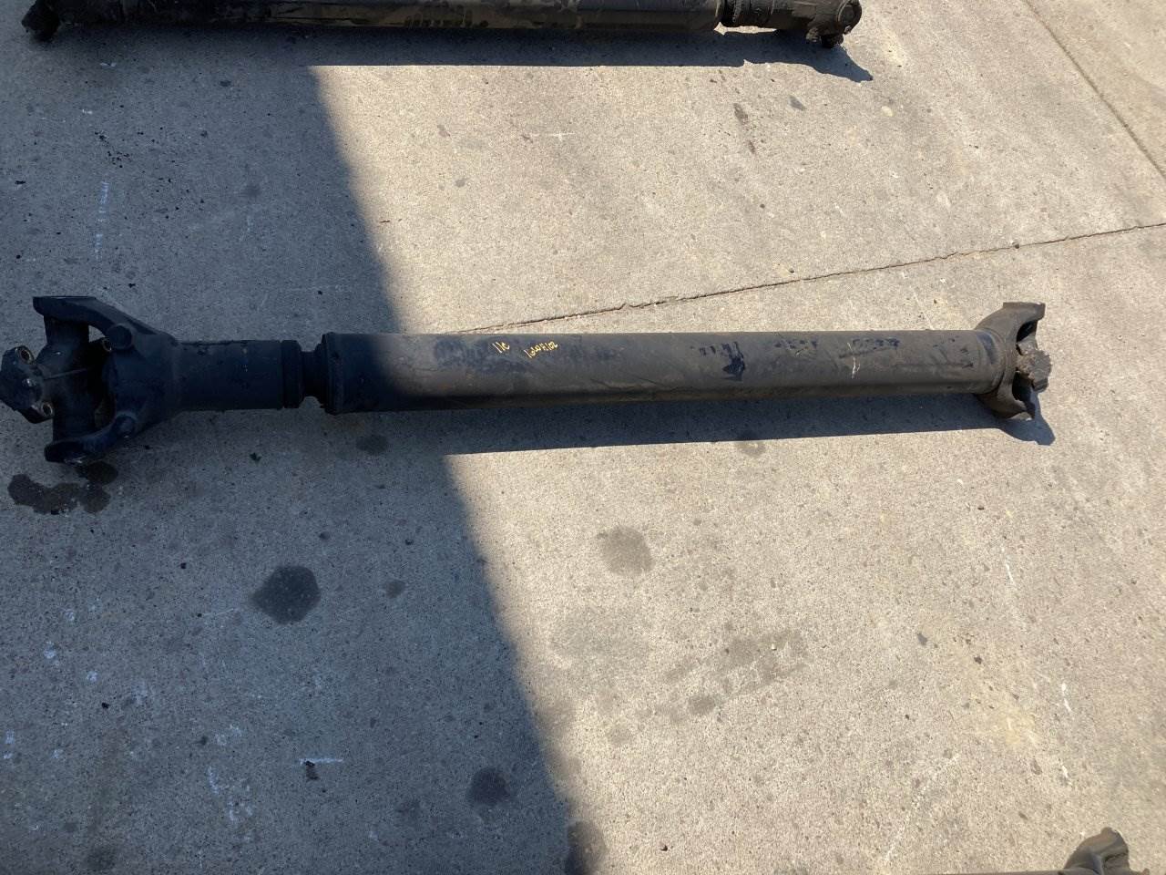 2016 Meritor RDSRPL25 Rear Drive Shaft for a Freightliner Cascadia For