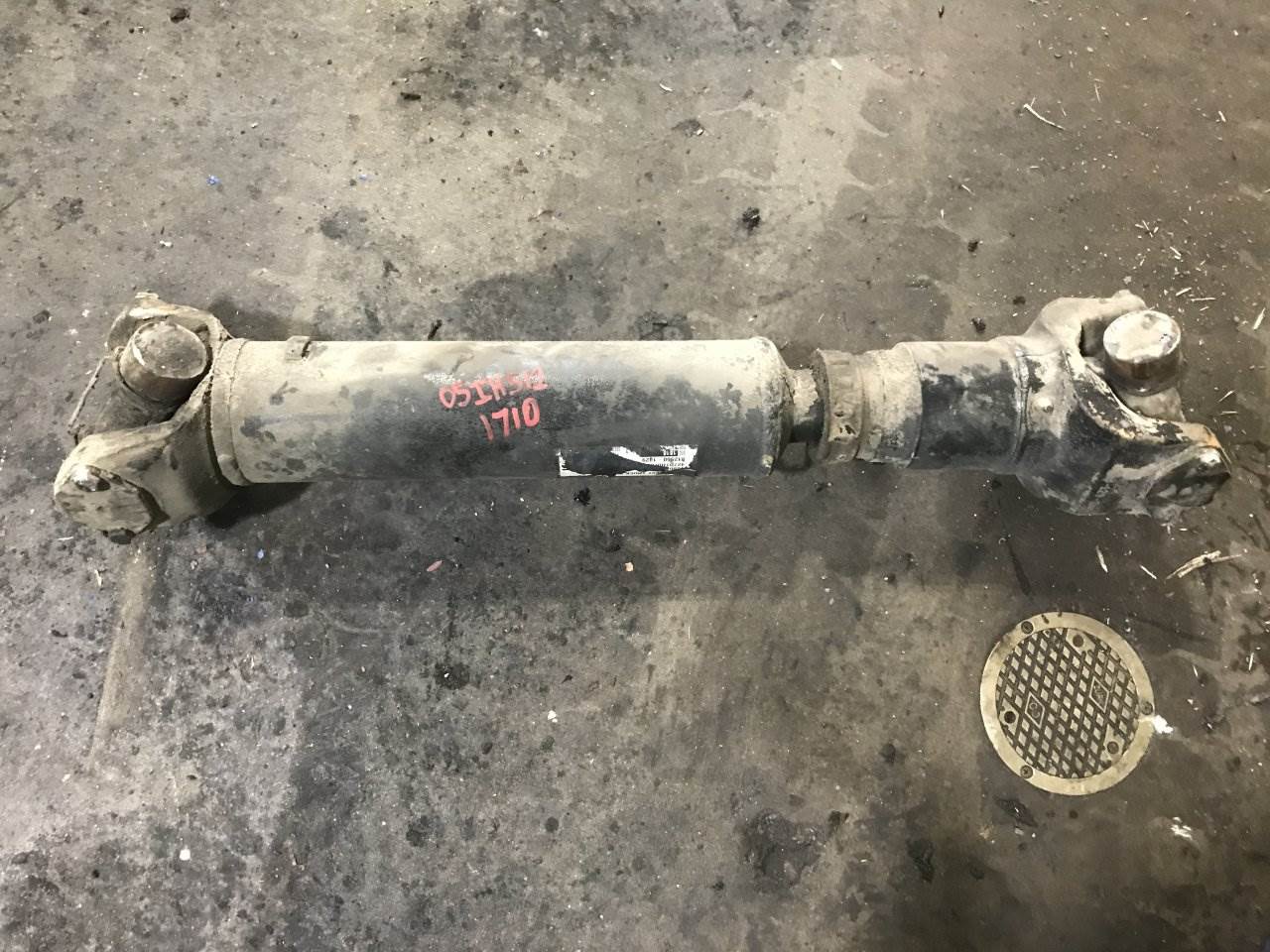 2005 Spicer RDS1710 Rear Drive Shaft for a International 8500 For Sale