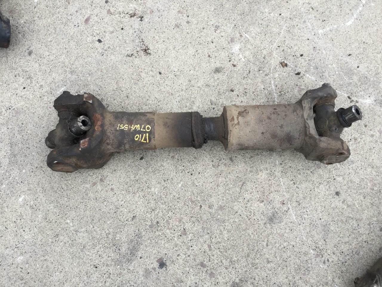 2007 Spicer RDS1710 Rear Drive Shaft for a Freightliner Columbia 120