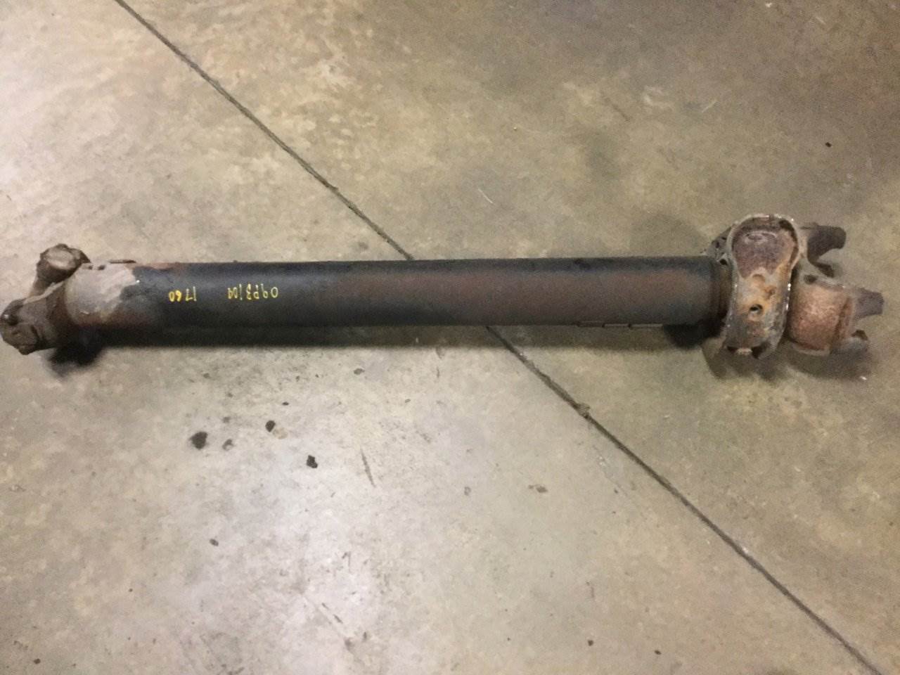 2009 Spicer RDS1760 Rear Drive Shaft for a Peterbilt 340 For Sale