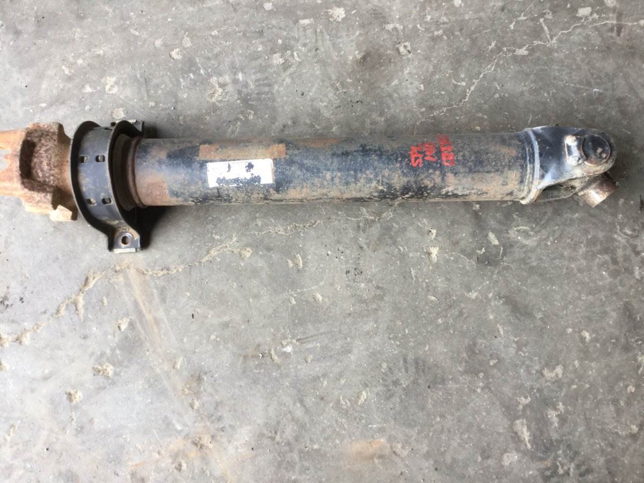 2002 Spicer RDSSPL140 Rear Drive Shaft for a International 7400 For