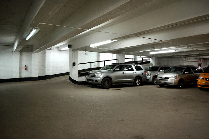 415 W. 45th St. Parking ParkWhiz