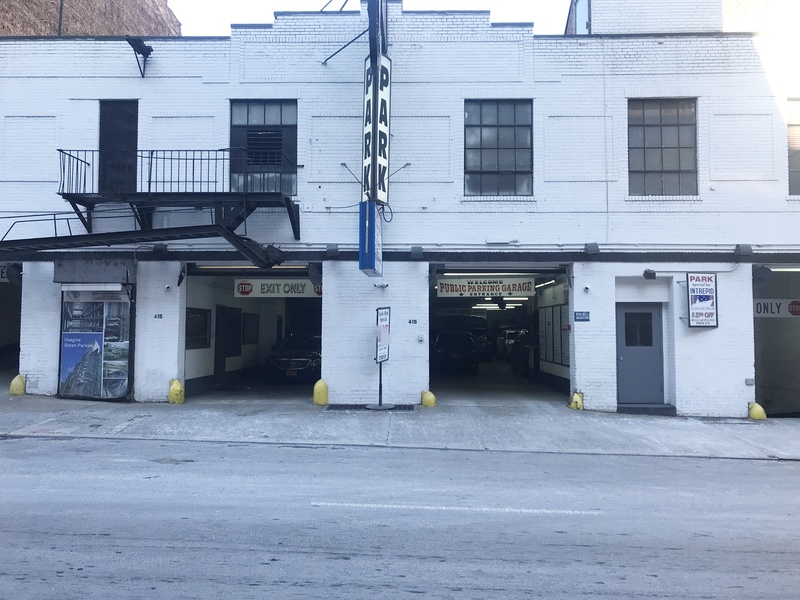 415 W. 45th St. Parking ParkWhiz