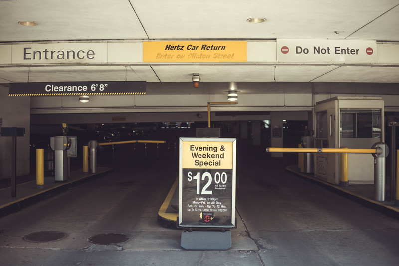 Union Station Garage at 320 S. Canal St. Chicago Parking