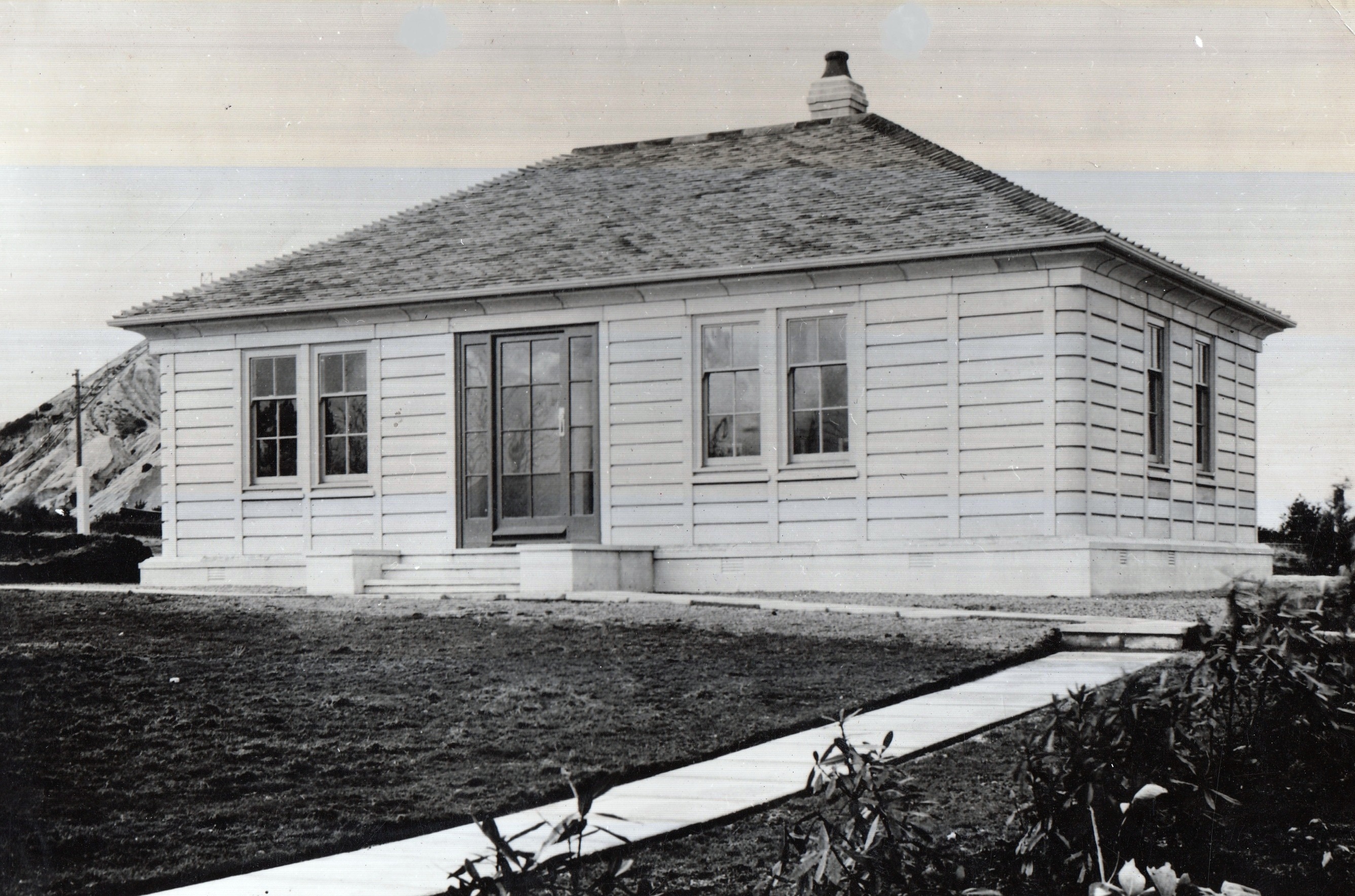 A bungalow built with concrete slabs, location Cornwall, c.1946
