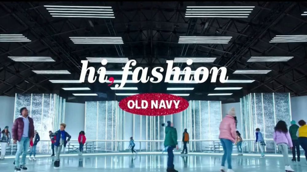 Old Navy TV Commercial, 'Llega patinando a las fiestas' iSpot.tv