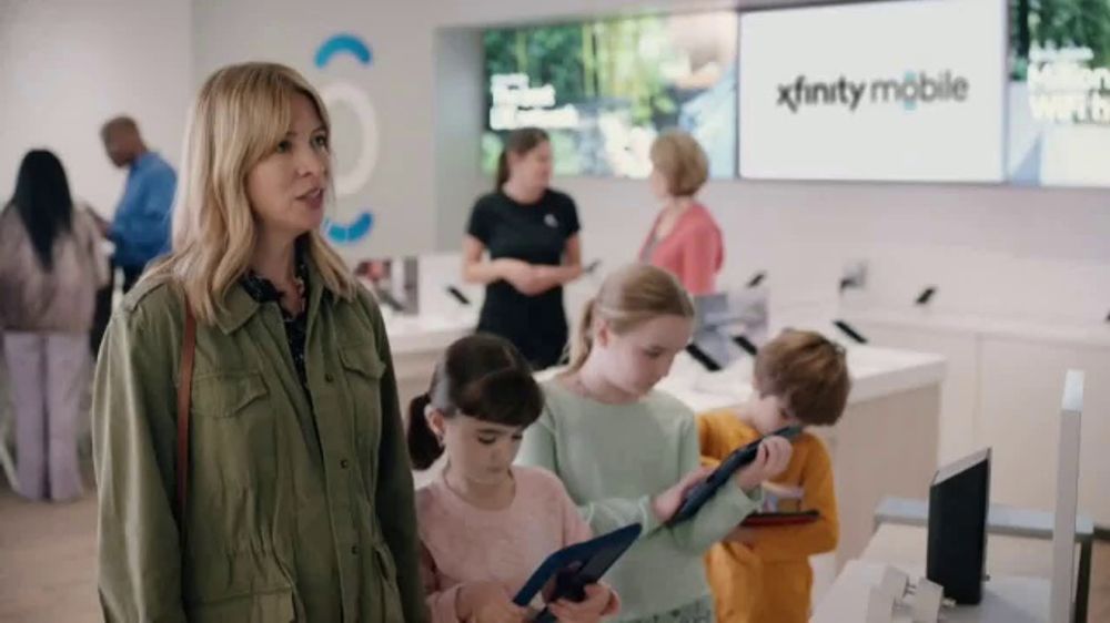 XFINITY Stores TV Commercial, 'ReOpening Associate Answers Your