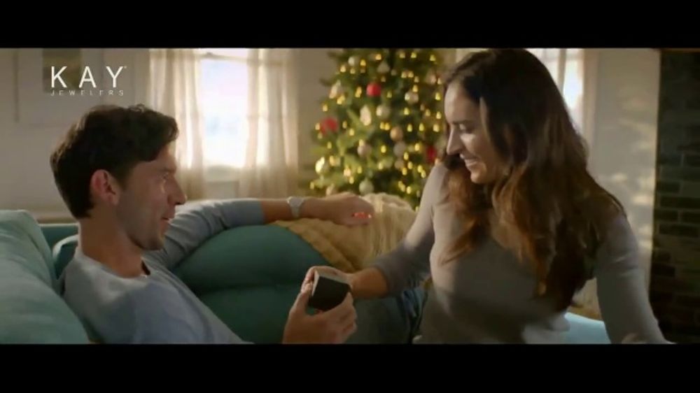 Kay Jewelers Christmas Commercial 2022 Actrss Kay Jewelers Forever Connected Tv Spot, 'The Perfect Gift To Give' - Ispot.tv